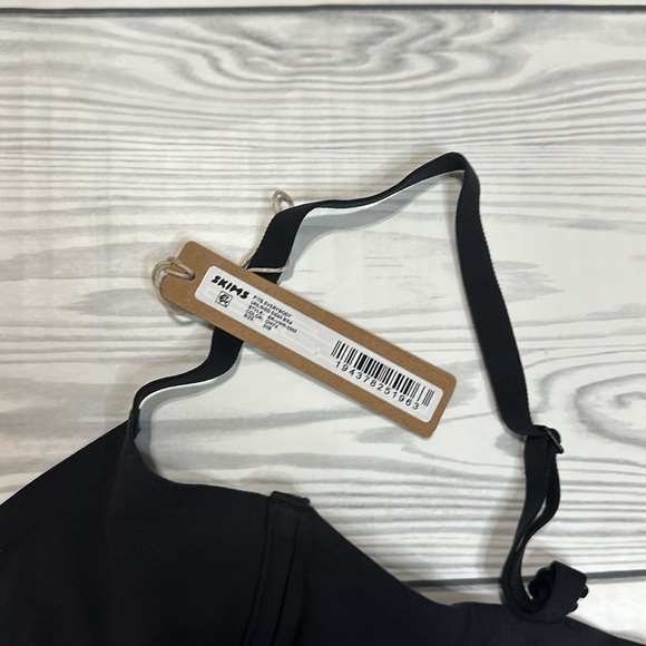NWT Skims Fits Everybody Unlined Demi Bra Onyx 30B - Picture 4 of 9